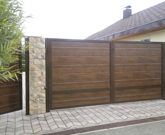 Распашные ворота в Усть-Лабинске